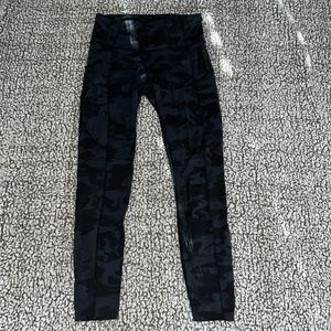 Lululemon camo legging , size 4 , pockets on side
